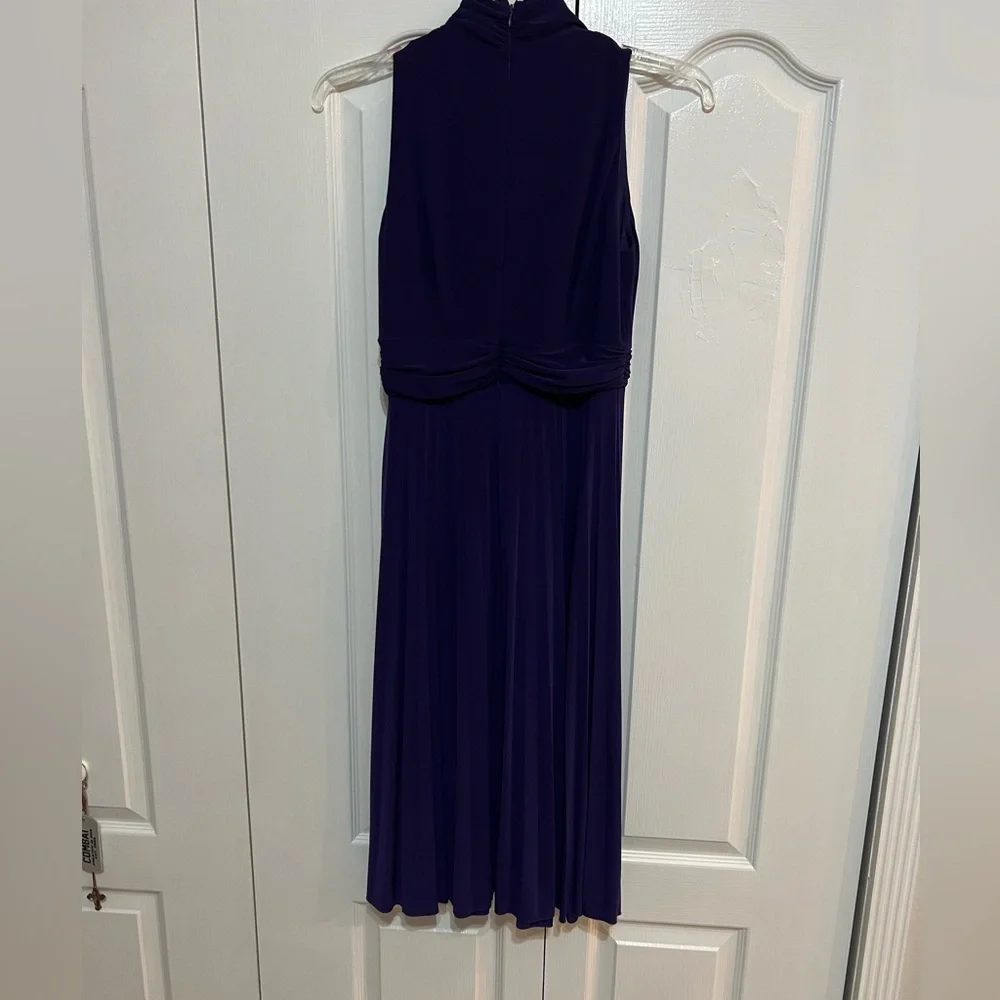 Dressbarn Collection V Neck Sleeveless size: 6 .Purple Color. Woman Dress - Picture 3 of 9